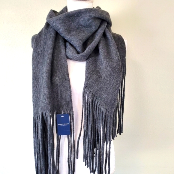LUCKY BRAND Gray Scarf - Size 69 x 15 (NWT) - Picture 10 of 10